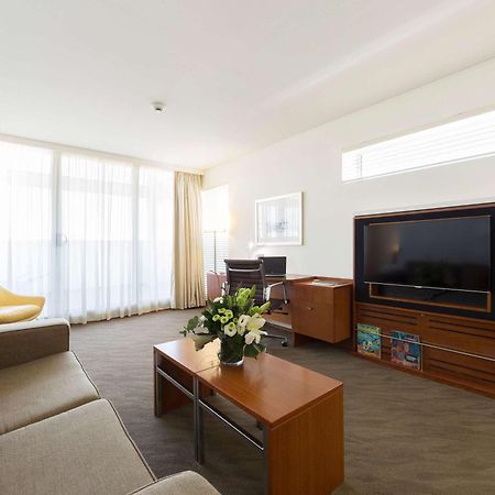 Novotel Canberra Exterior photo