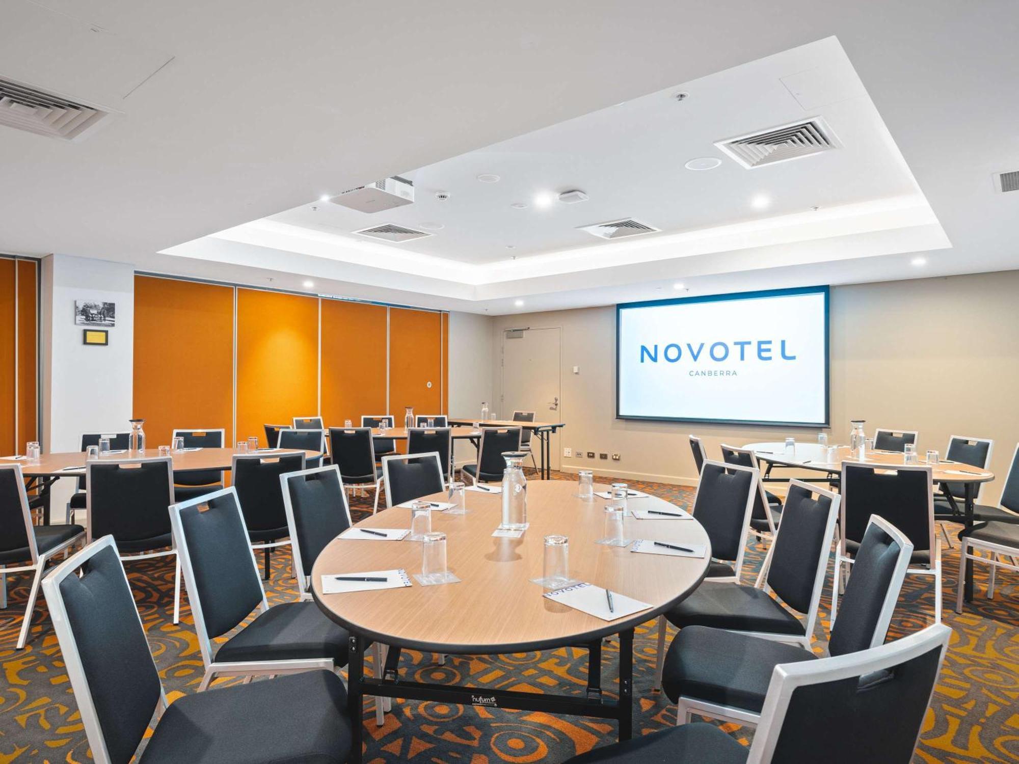 Novotel Canberra Exterior photo